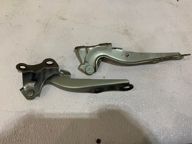 2007 Toyota Prius Hood Hinges 1 set