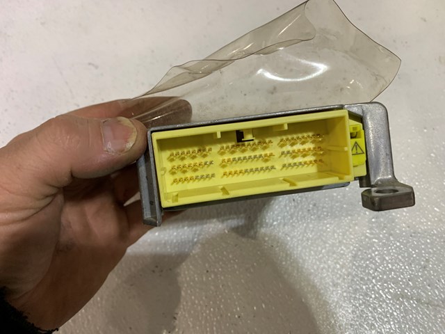 2007 Toyota Prius Air Bag Sensor module OEM 152300-9201