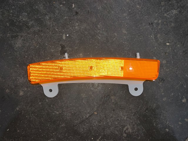 2003-2005 Nissan 350z Reflector Assembly OEM 26140-CD000