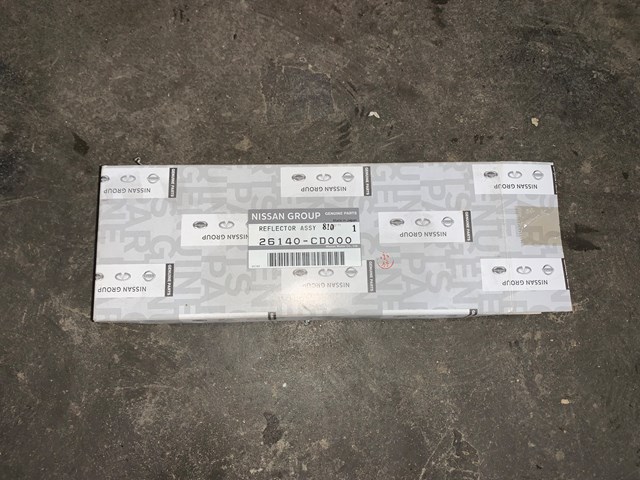 2003-2005 Nissan 350z Reflector Assembly OEM 26140-CD000