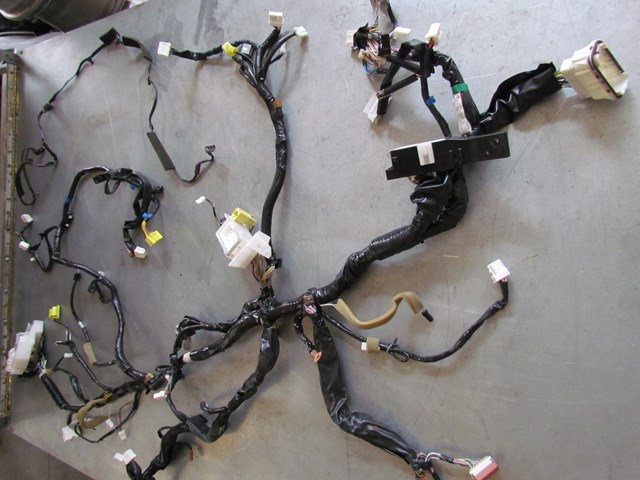 2003 Infiniti G35 Sedan Dash Wire Harness 24010 AC006