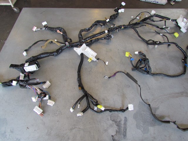 2003 Infiniti G35 Sedan Dash Wire Harness 24010 AC006