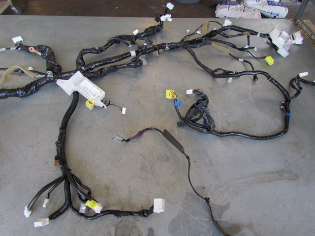 2003 Infiniti G35 Sedan Dash Wire Harness 24010 AC006
