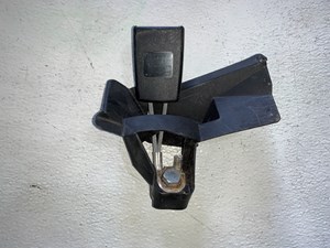 2004-2008 Audi S4 Seat Belt Buckle OEM 8E0857798A
