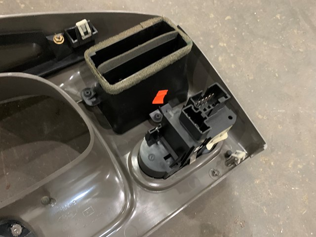 99-04 FORD EXCURSION DASH TRIM PANEL RADIO BEZEL OEM