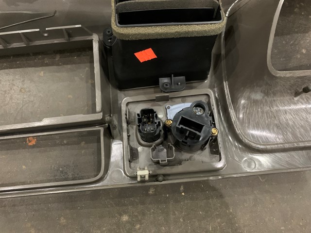 99-04 FORD EXCURSION DASH TRIM PANEL RADIO BEZEL OEM