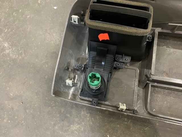 99-04 FORD EXCURSION DASH TRIM PANEL RADIO BEZEL OEM