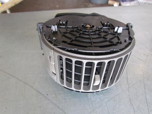 2004 Infiniti G35 Sedan AT Front LH Center Dash Vent 68751 AL500