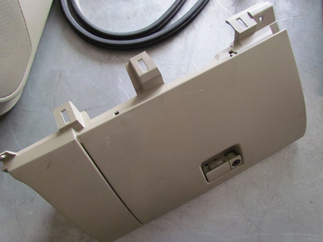 2004 Infiniti G35 Sedan AT RH Passenger Under Dash Glove Box