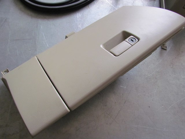 2004 Infiniti G35 Sedan AT RH Passenger Under Dash Glove Box