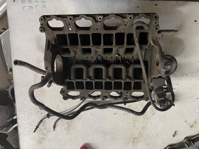 2004-2006 Audi A8 4.2L Engine Intake Manifold OEM 077133185BB