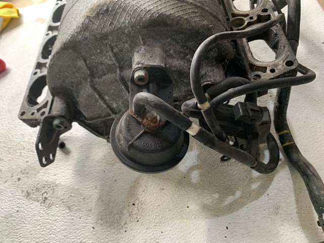 2004-2006 Audi A8 4.2L Engine Intake Manifold OEM 077133185BB