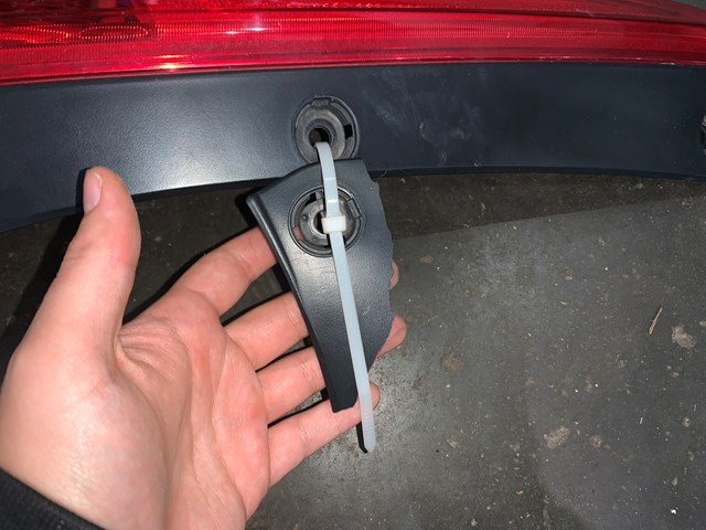 2006-2008 Nissan 350z LH Driver Tail Light LED OEM (SEE DESCRIPTION)