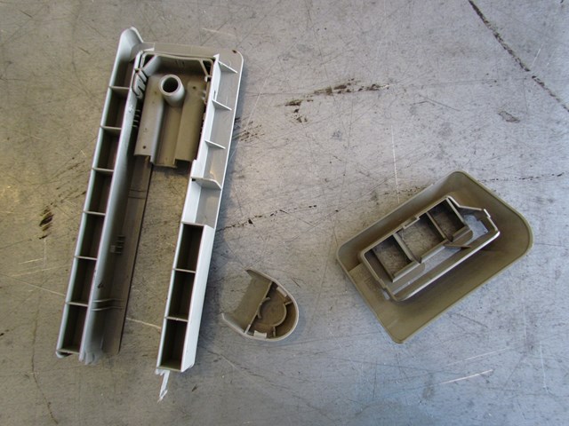 2003 Infiniti G35 Seat Mount Panels