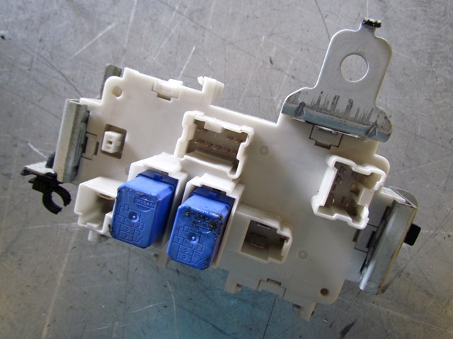 2003 Infiniti G35 Sedan AT Front LH Drivers Interior Fuse Box AM600 3f05 1590