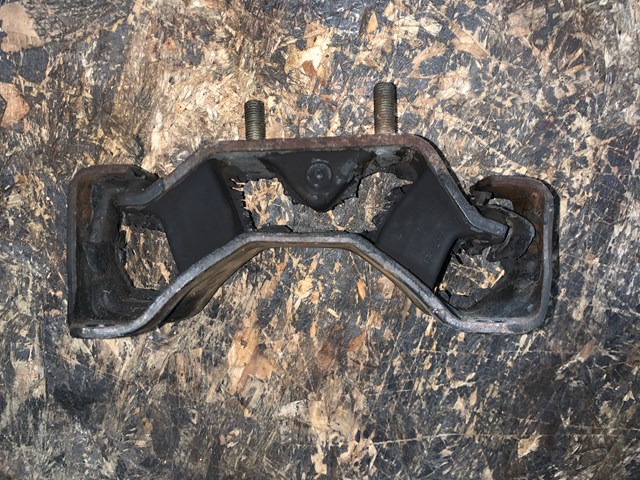 2001 Subaru Legacy WRX Impreza Outback Transmission Mount Bushing Bracket OEM 41