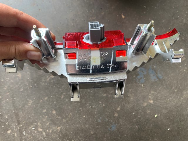 2001 Acura CL Third Brake Light BROKEN TAB OEM 050 9357