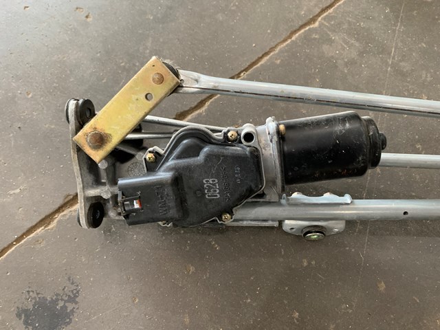 2001 Acura CL Windshield Wiper Linkage Motor OEM 76500-S84 34770