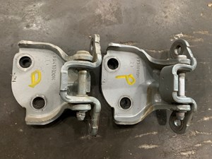 2001 Acura CL Front Door Hinge B Left Lower or Right Upper (1 HINGE) OEM