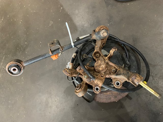 2001 Acura CL Rear LH Driver Hub Assembly Spindle (Seized Control Arm) OEM