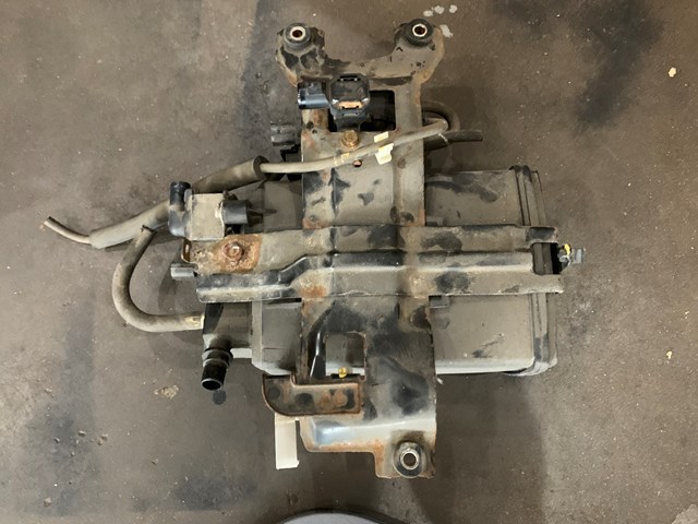 2001 Acura CL Fuel Gas EVAP Charcoal Canister Vapor Bracket OEM