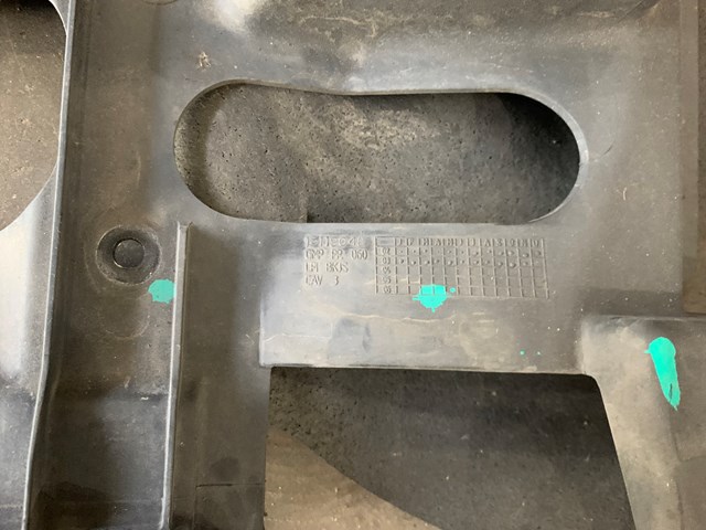 2003-2007 CHEVY SILVERADO 1500 LH DRIVER SIDE HEADLAMP HOUSING SUPPORT OEM 15119