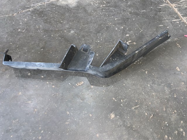2003-2007 CHEVROLET SILVERADO 1500 FRONT RH PASSENGER BUMPER OUTER FILLER OEM 15