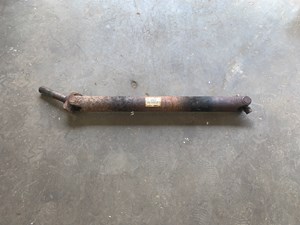 00-06 Chevy Silverado 2500 4x4 Front Driveshaft OEM 15182095