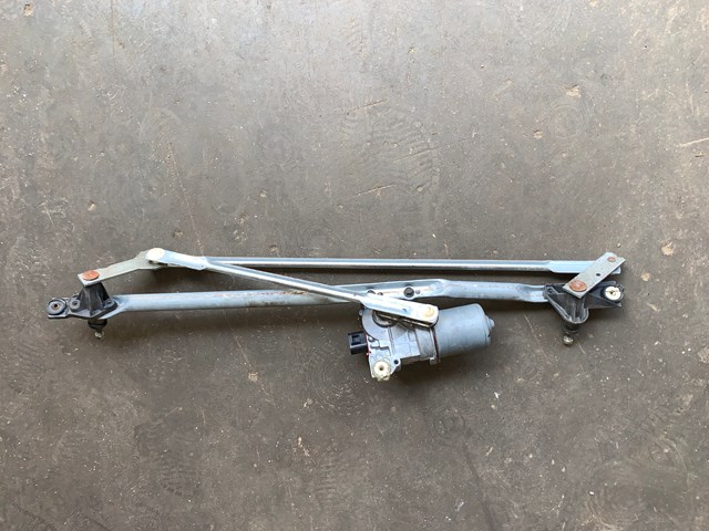 2005 Chevy Silverado 1500 Windshield Wiper Transmission w/ Motor OEM 15116108