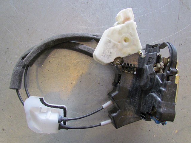 2003 Infiniti G35 Sedan AT Front RH Passenger Door Lock Actuator 80552AL510