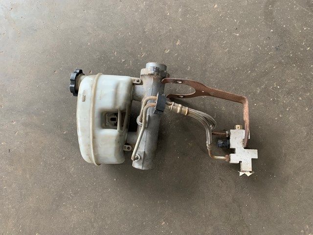 2005 Chevy Silverado 1500 Brake Master Cylinder 
