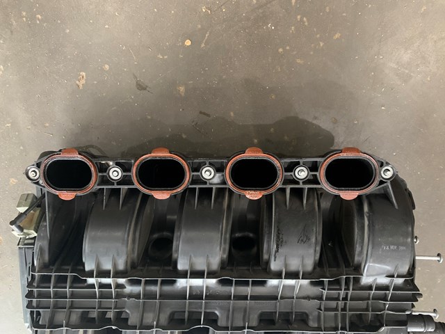 2010-2013 Porsche Panamera 4.8L Engine Air Intake Manifold W/O Turbo