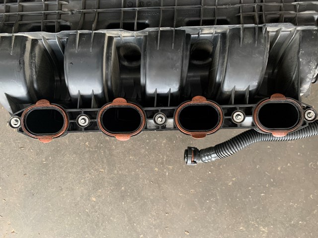 2010-2013 Porsche Panamera 4.8L Engine Air Intake Manifold W/O Turbo