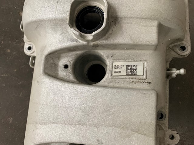 2010-2016 Porsche Panamera 4.8L LH Driver Engine Valve / Cylinder Head Cover