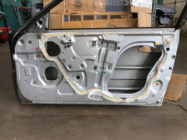 2001 Acura CL Front RH Passenger Door Shell SILVER OEM