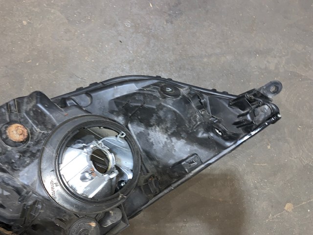 2005-2009 Toyota Prius RH Passenger Headlight OEM