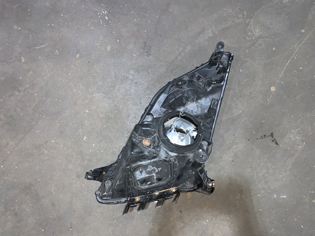 2005-2009 Toyota Prius RH Passenger Headlight OEM