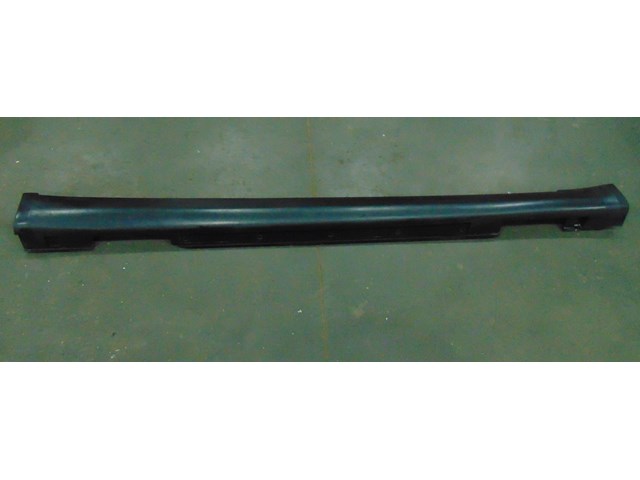 2003 Infiniti G35 Sedan AT RH Passenger Side Skirt