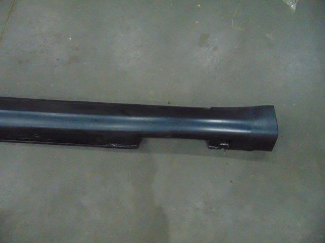 2003 Infiniti G35 Sedan AT RH Passenger Side Skirt