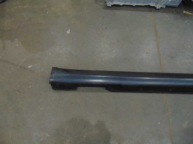 2003 Infiniti G35 Sedan AT RH Passenger Side Skirt