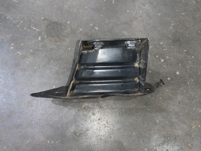 2006 Infiniti G35 Front RH Passenger Bumper Reinforcement Mount