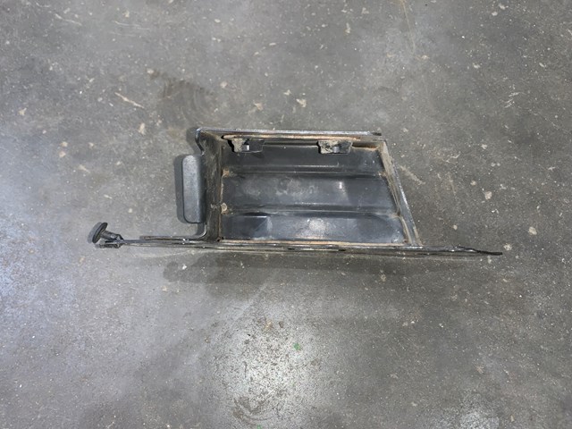 2006 Infiniti G35 Front RH Passenger Bumper Reinforcement Mount