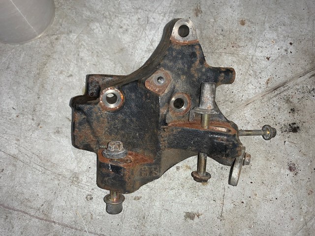 2000 Honda Prelude H22A4 Power Steering Pump Bracket OEM