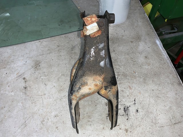 2000 Honda Prelude Rear Engine Motor Transmission T Bracket OEM