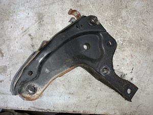 2000 Honda Prelude Rear Engine Motor Transmission T Bracket OEM