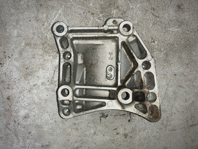 2000 Honda Prelude AC Compressor Motor Mounting Bracket OEM