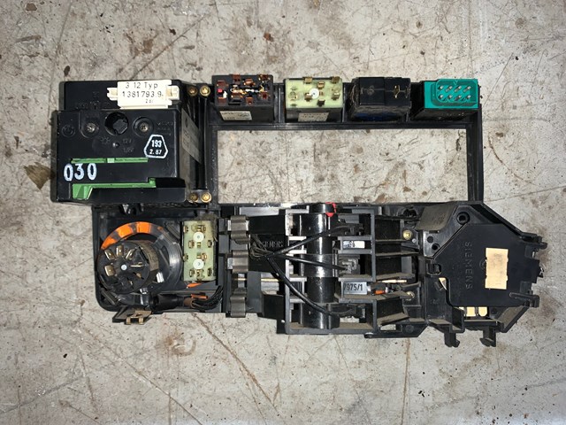 1987 BMW 325is E30 Coupe Dash Bezel Climate Control Radio Trim Bezel w/ Knobs an