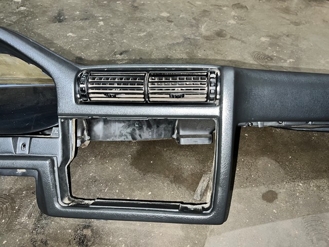 1987 BMW 325is E30 Coupe Black Dash Dashboard w/ Vents OEM