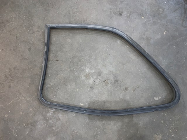 1987 BMW 325is E30 Coupe Rear LH Driver Quarter Window Seal OEM