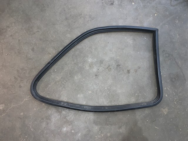 1987 BMW 325is E30 Coupe Rear LH Driver Quarter Window Seal OEM